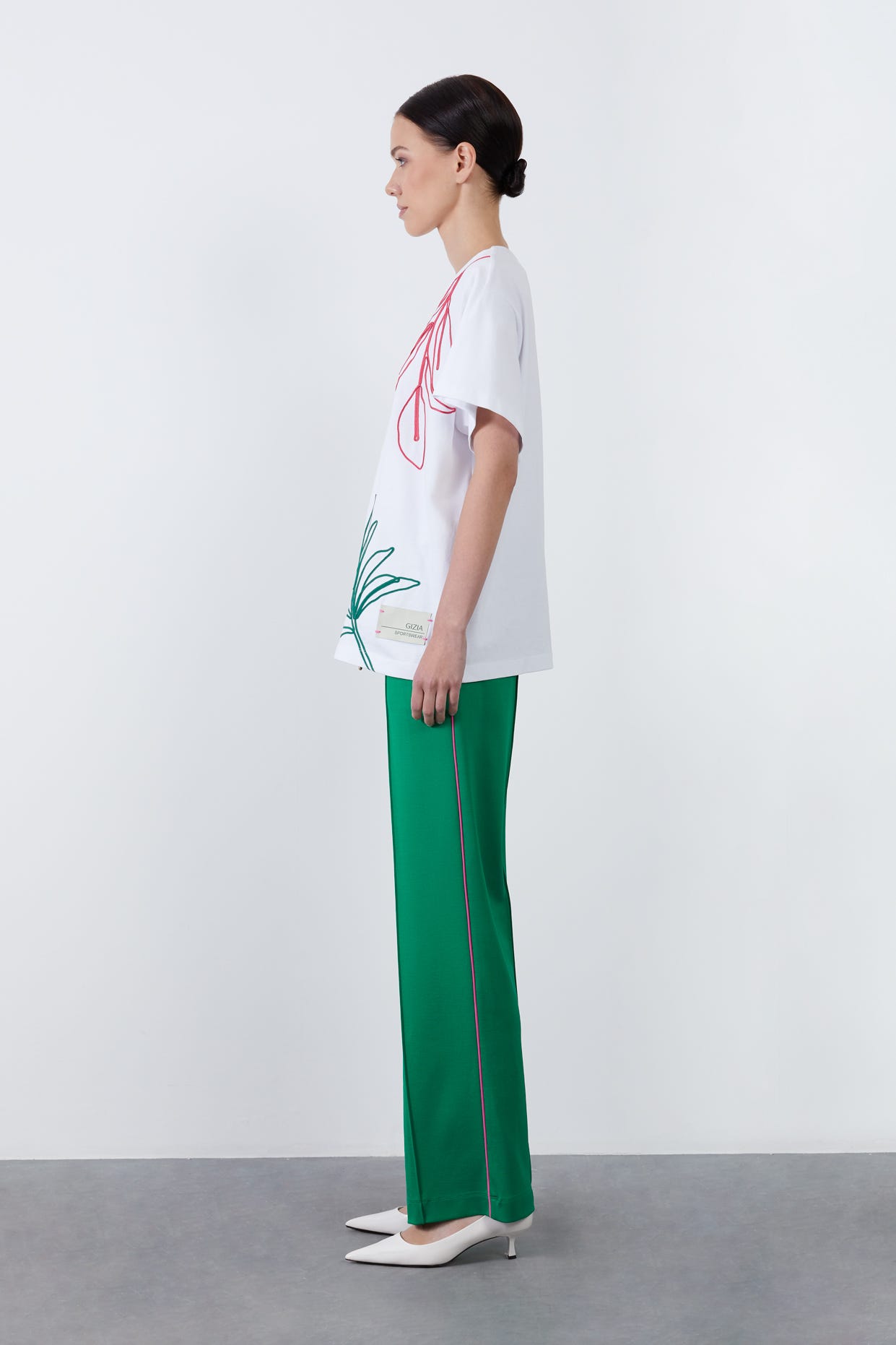 Nakış Detaylı Bisiklet Yaka T-shirt