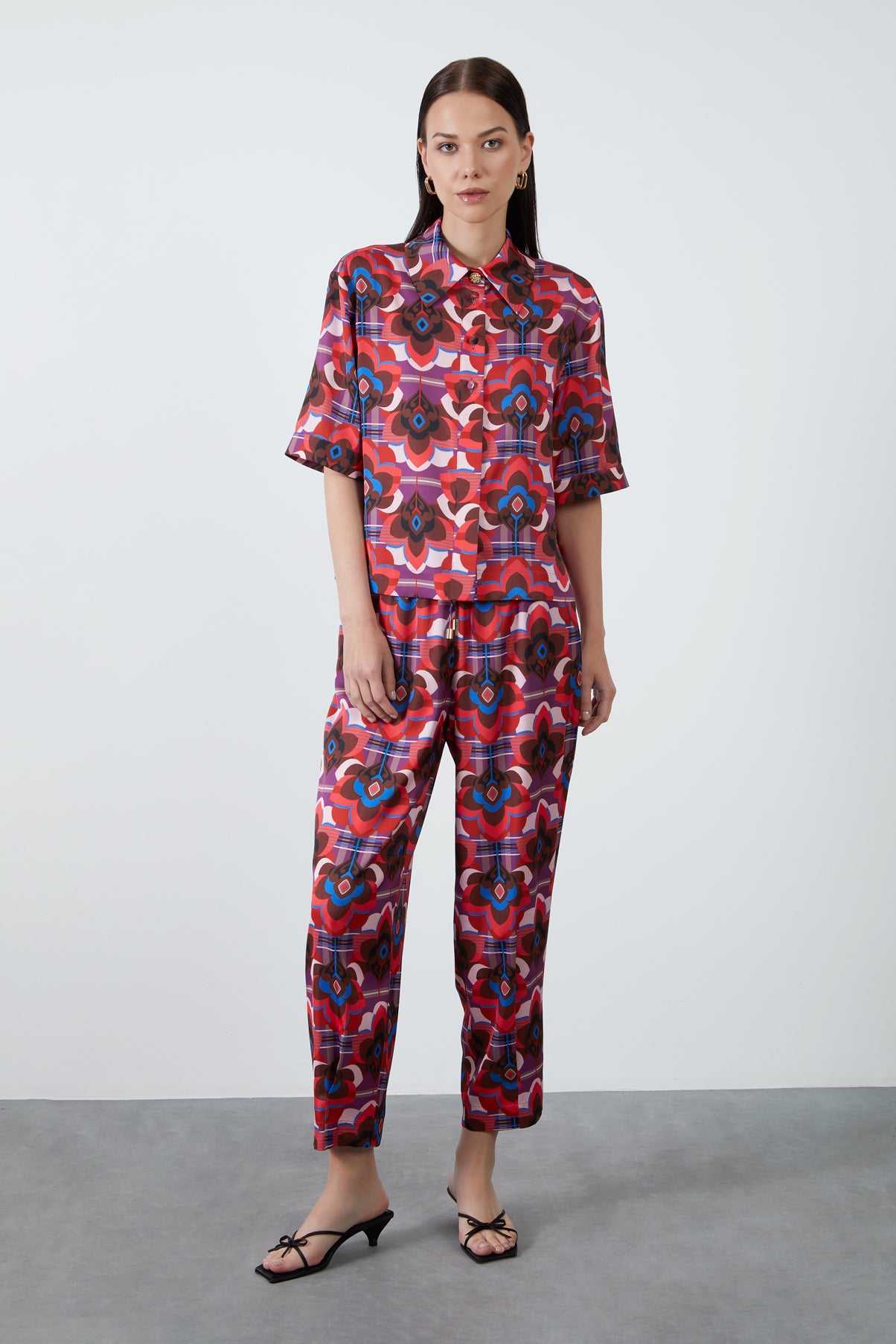 Kısa Kol Desenli Gömlek