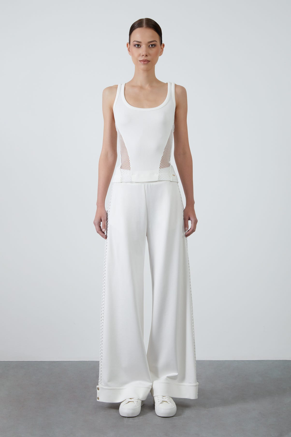 File Detaylı Askılı Bluz