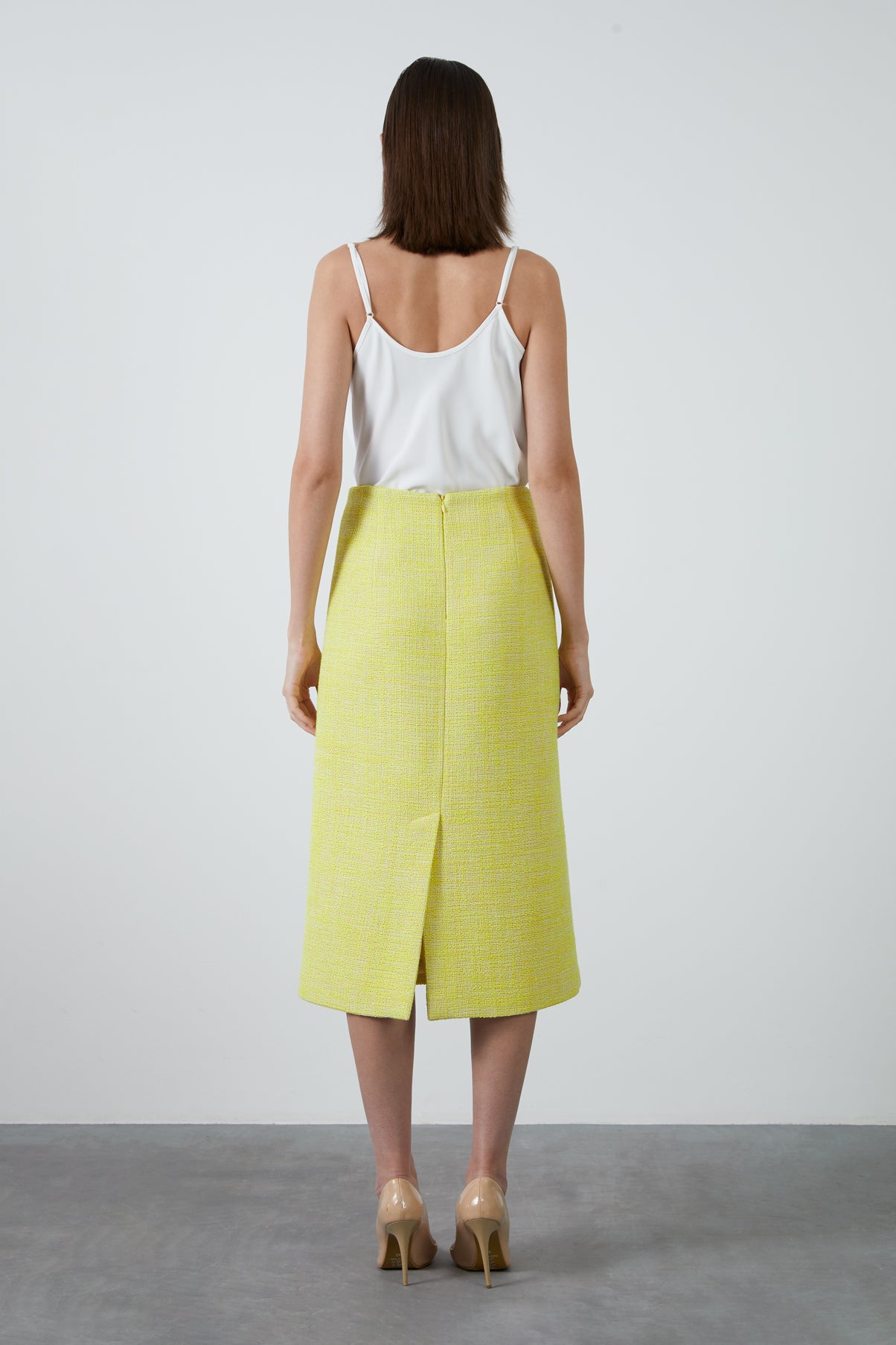 Arkası Yırtmaçlı Midi Tüvit Kumaş Etek