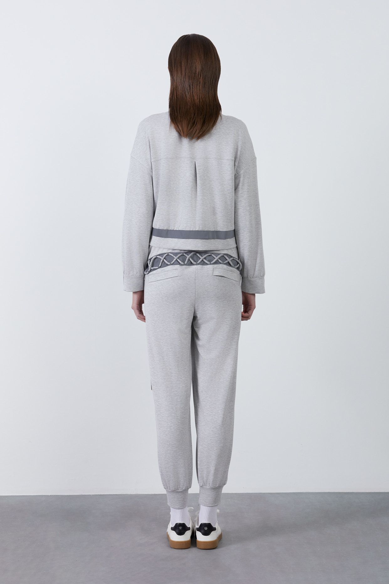 Kordon Detaylı Fermuarlı Ceket