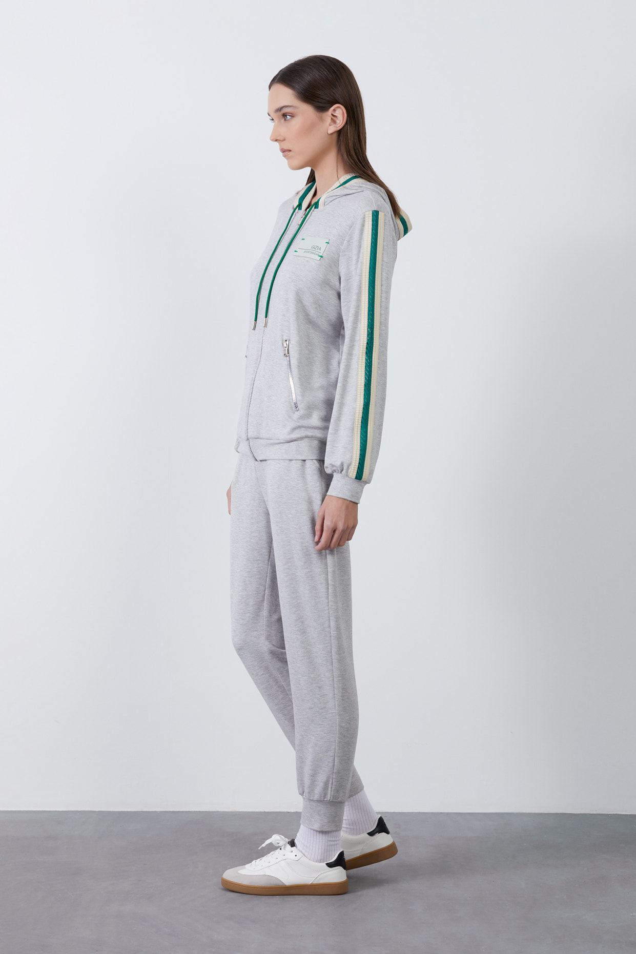 Şerit Detaylı Kapüşonlu Sweatshirt