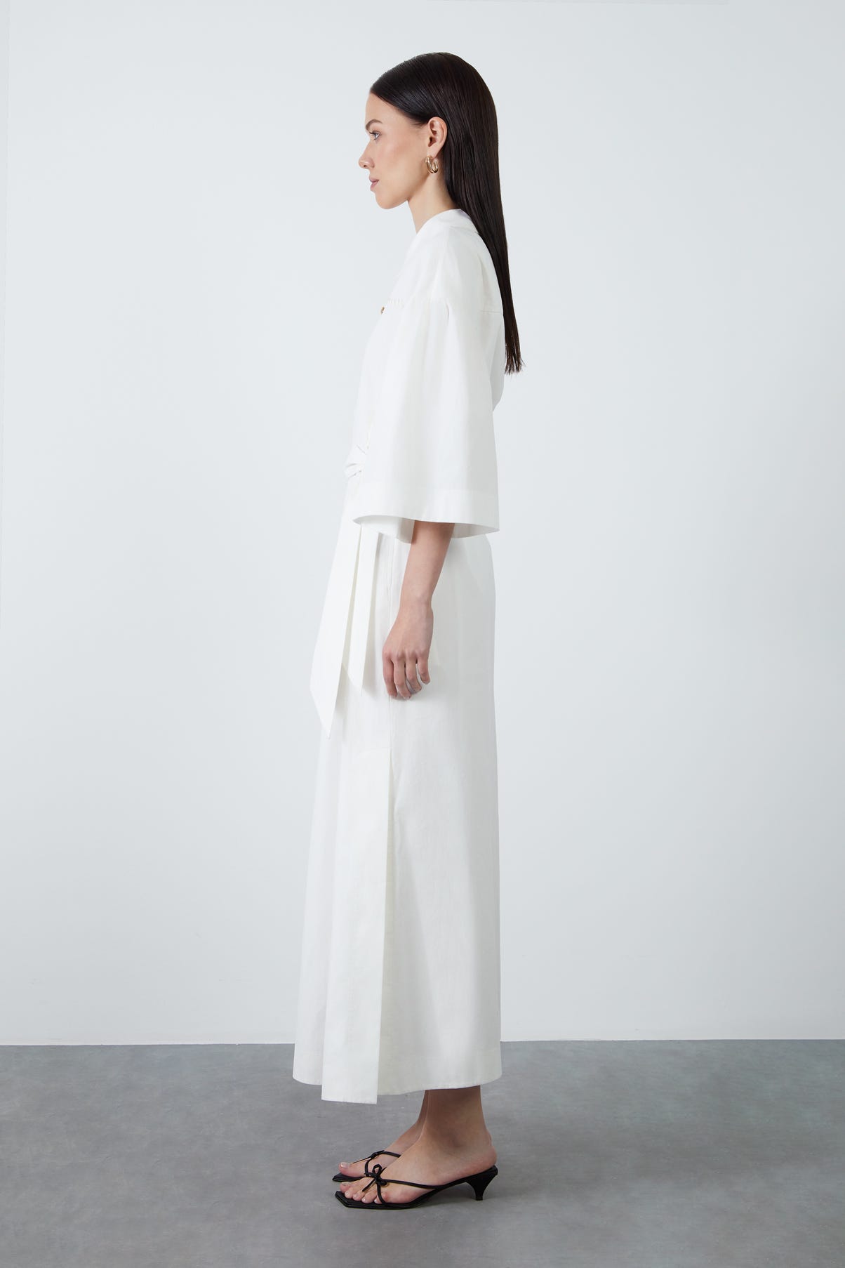 Düğmedetaylı Kuşaklı Poplin Maxi Elbise