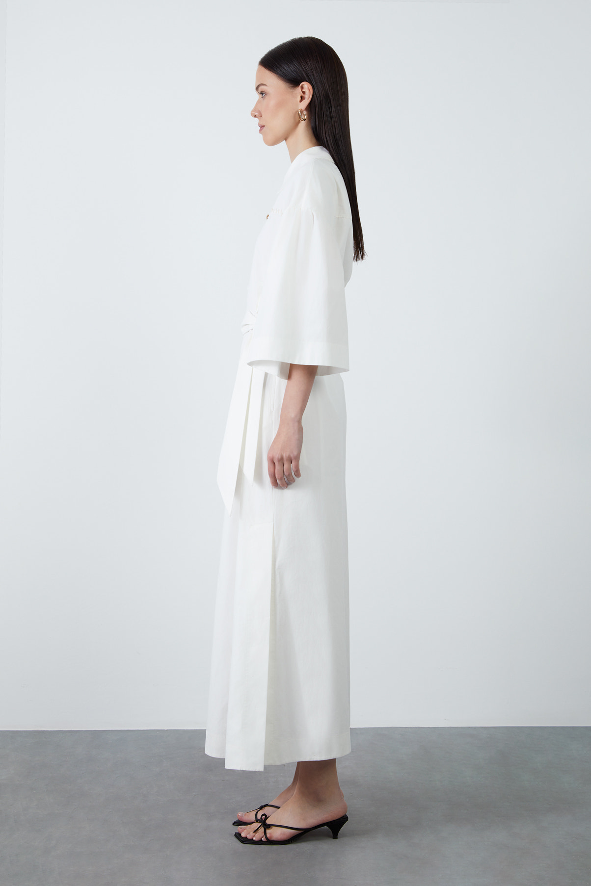 Düğmedetaylı Kuşaklı Poplin Maxi Elbise