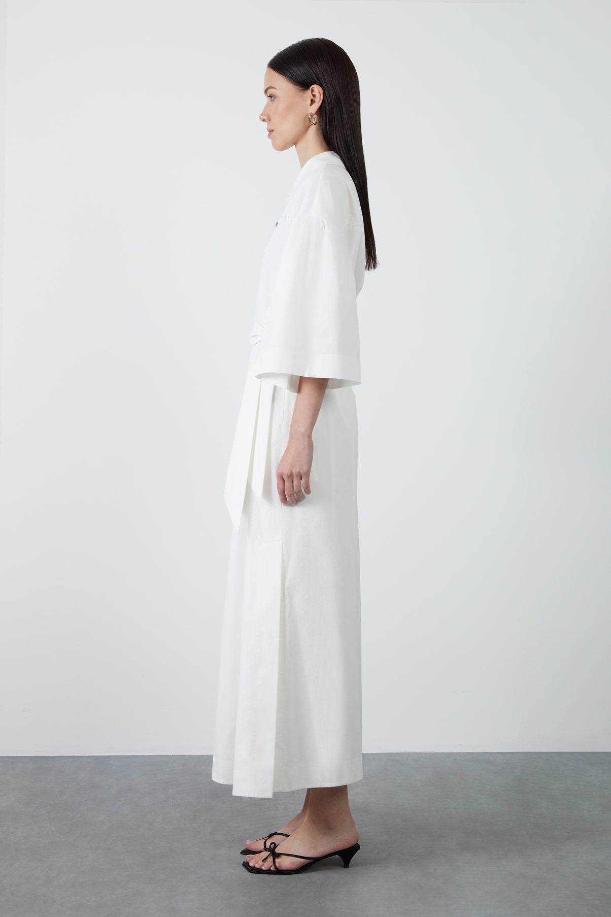 Düğmedetaylı Kuşaklı Poplin Maxi Elbise