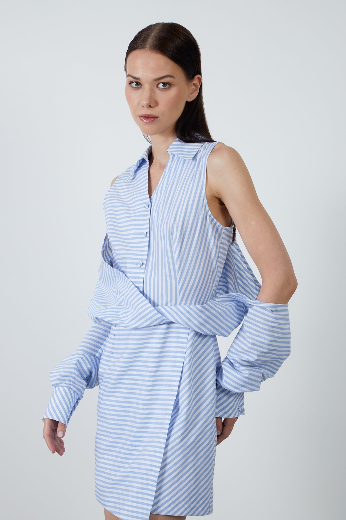 Kolları Dekolteli Çizgili Mini Elbise