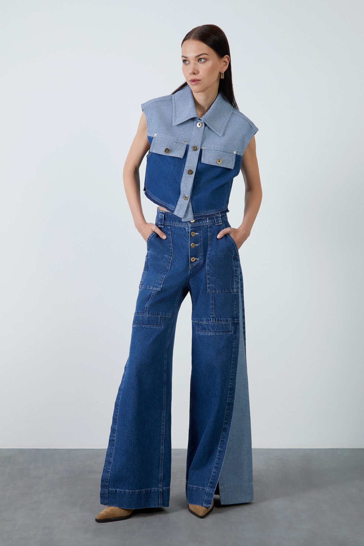 Etiket Detaylı Parçalı Jean Pantolon