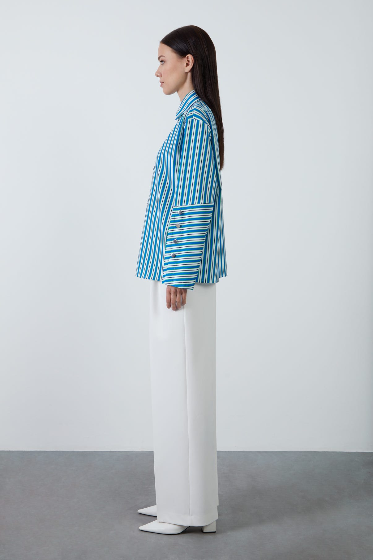 Kollar Düğme Detaylı Gömlek