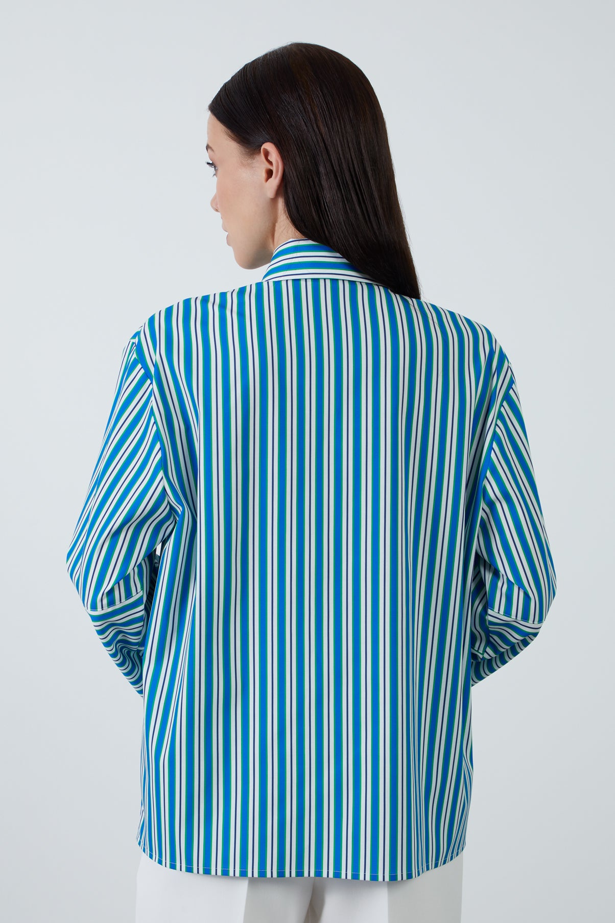 Kollar Düğme Detaylı Gömlek