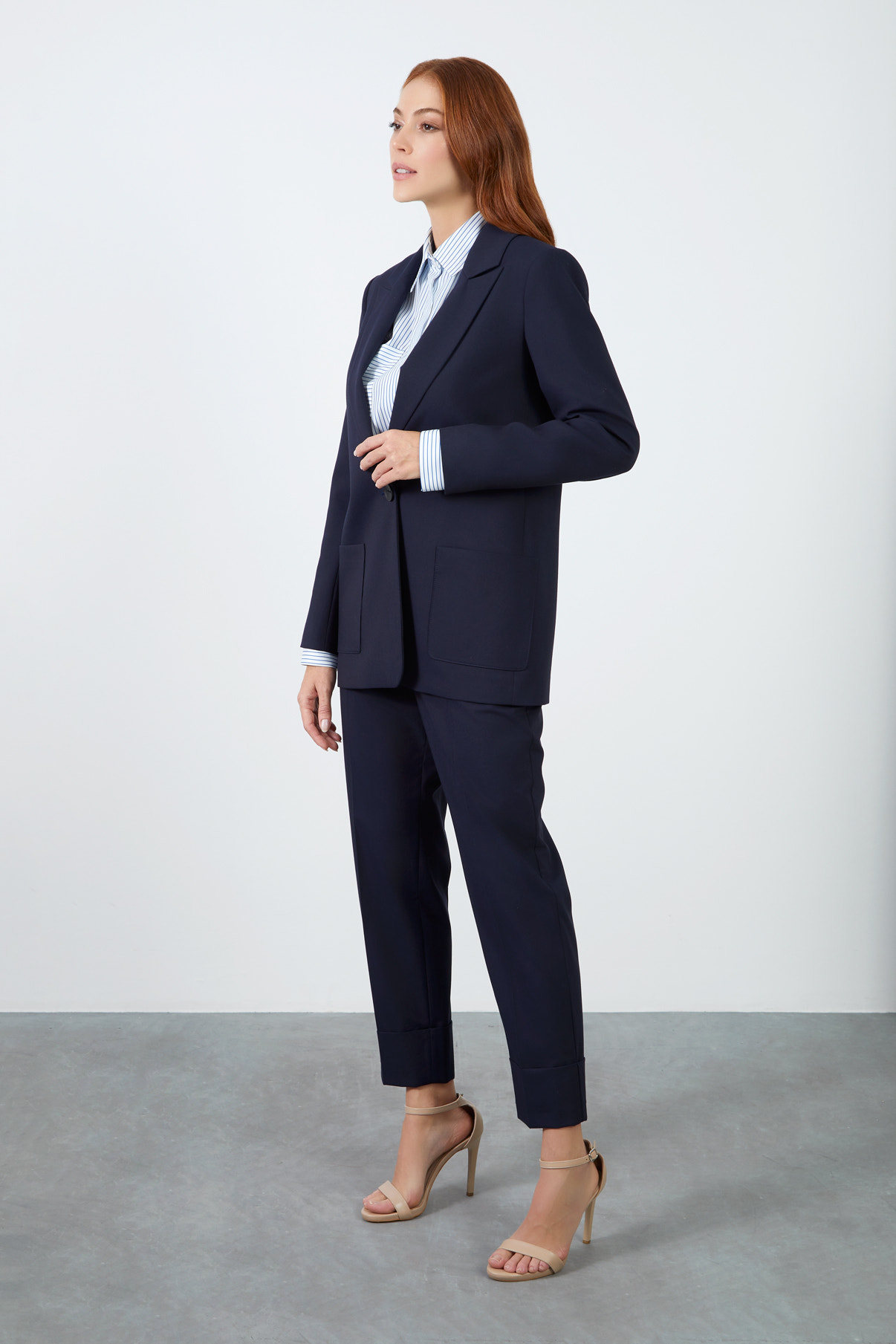 Mono Kapamalı Havuç Pantolonlu Lacivert Takım