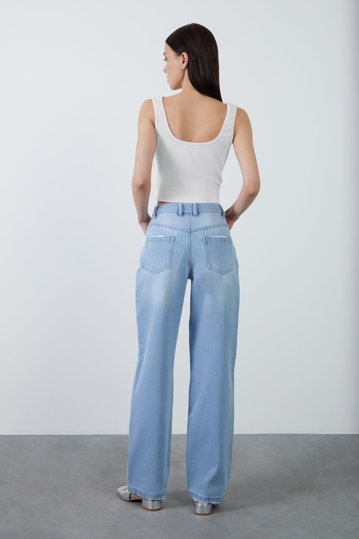 Basıc Askılı V Yaka Mercan Crop Top