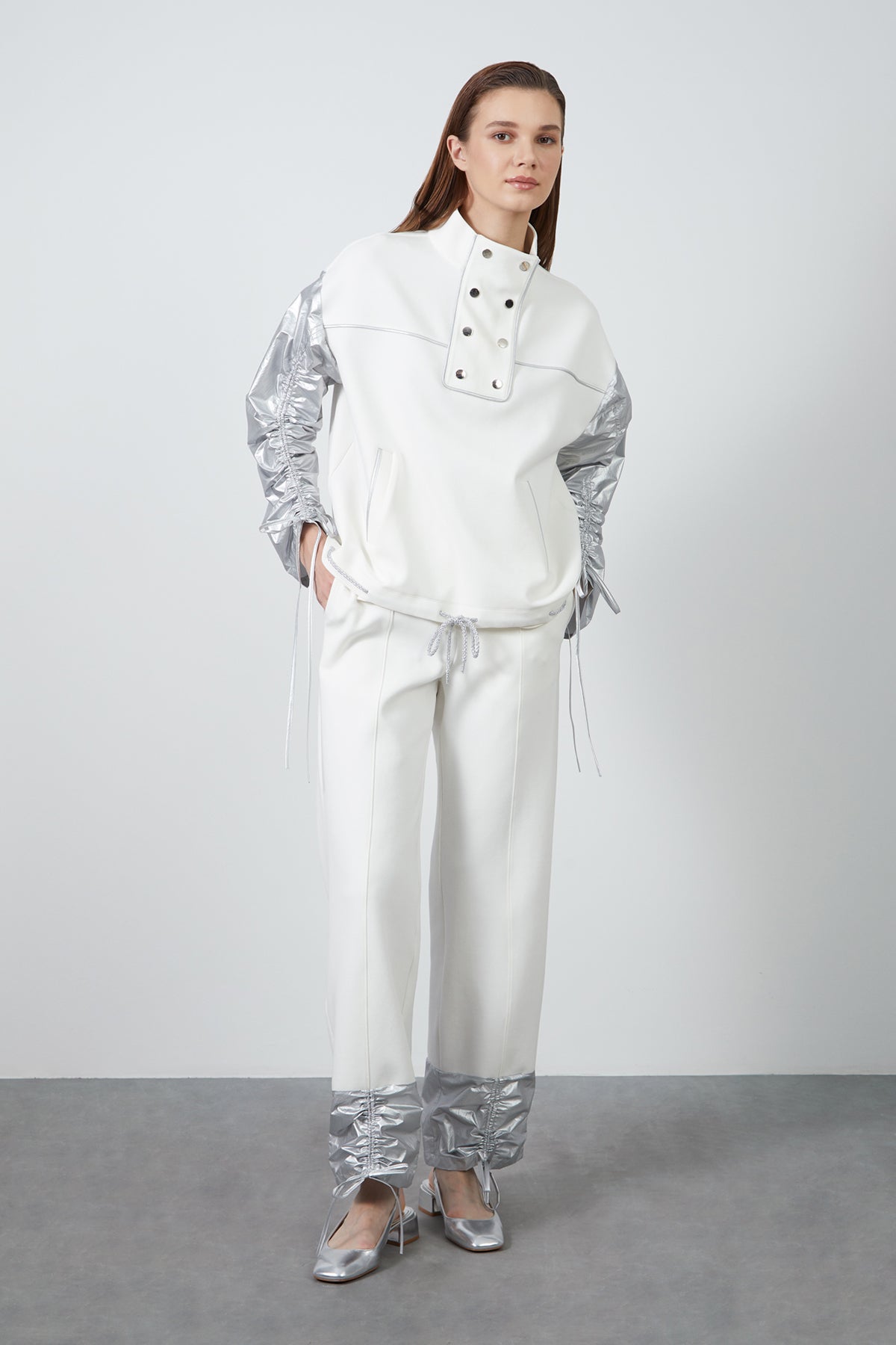 Kolları Büzgülü Bluz Ve Beli Lastikli Paçası Bağlamalı Takım