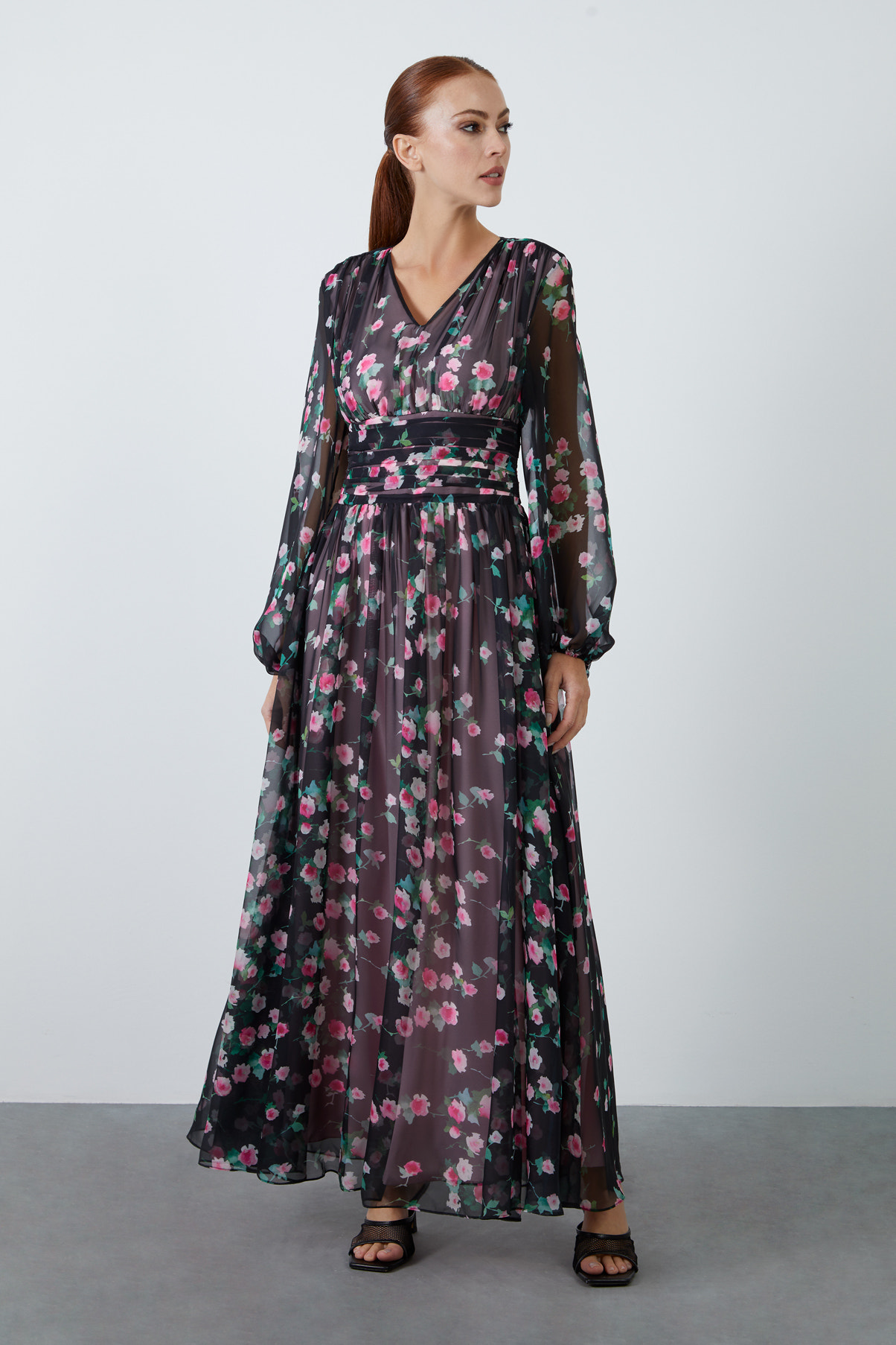 Bel Korse Form Detaylı Çiçek Desenli Şifon Uzun Elbise