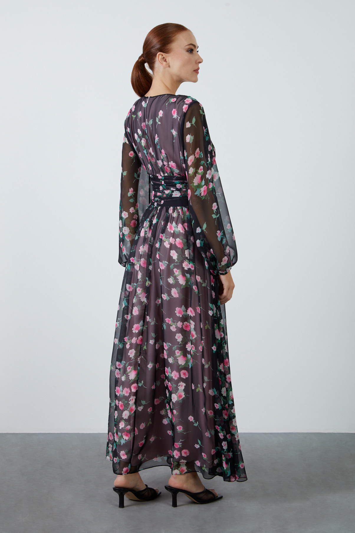 Bel Korse Form Detaylı Çiçek Desenli Şifon Uzun Elbise