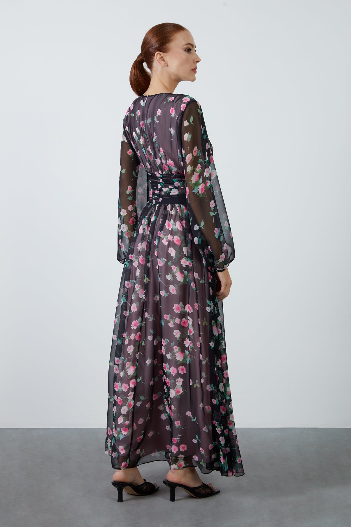 Bel Korse Form Detaylı Çiçek Desenli Şifon Uzun Elbise