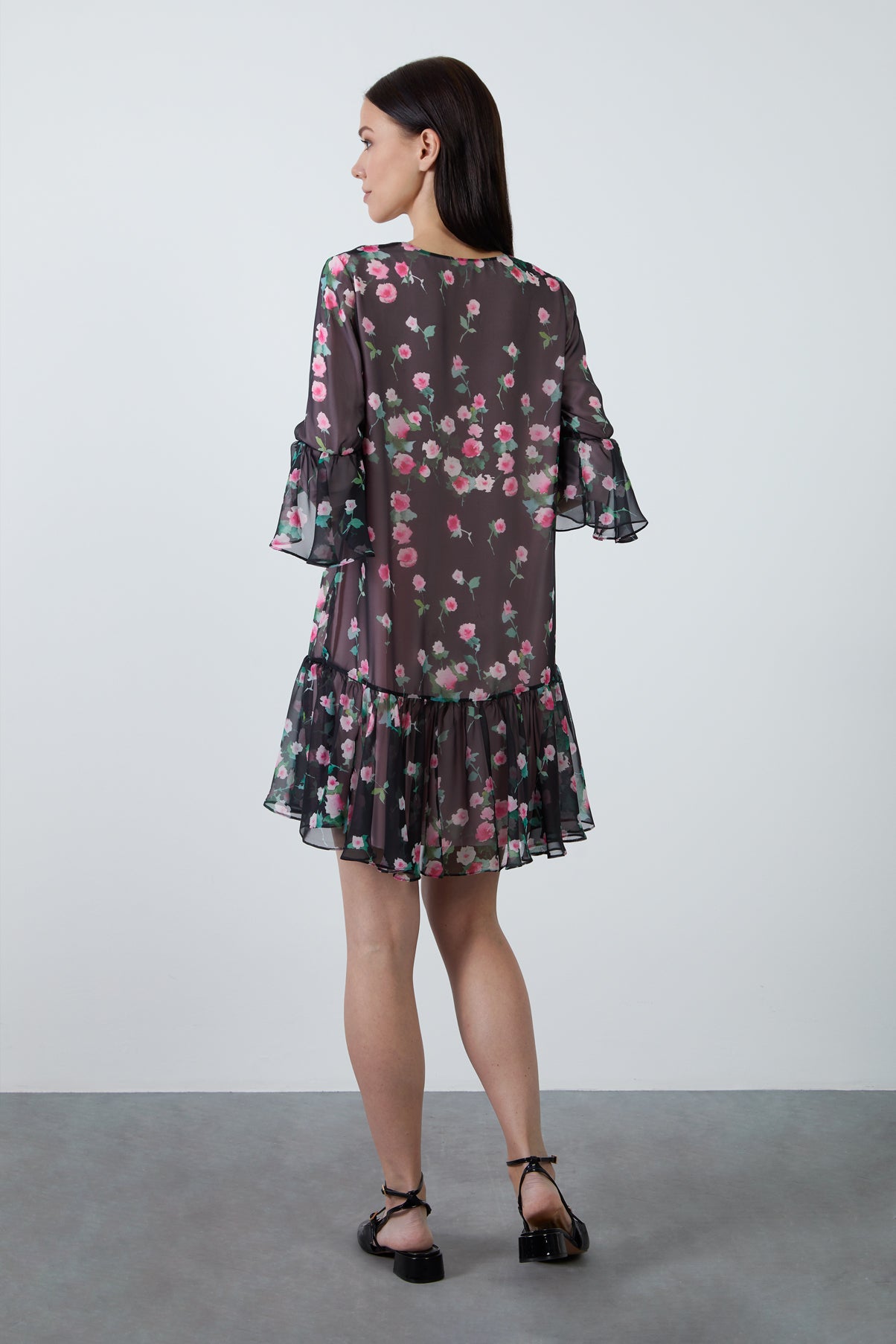 Yaka Bağlamalı Eteği Fırfırlı Çiçek Desenli Mini Şifon Elbise