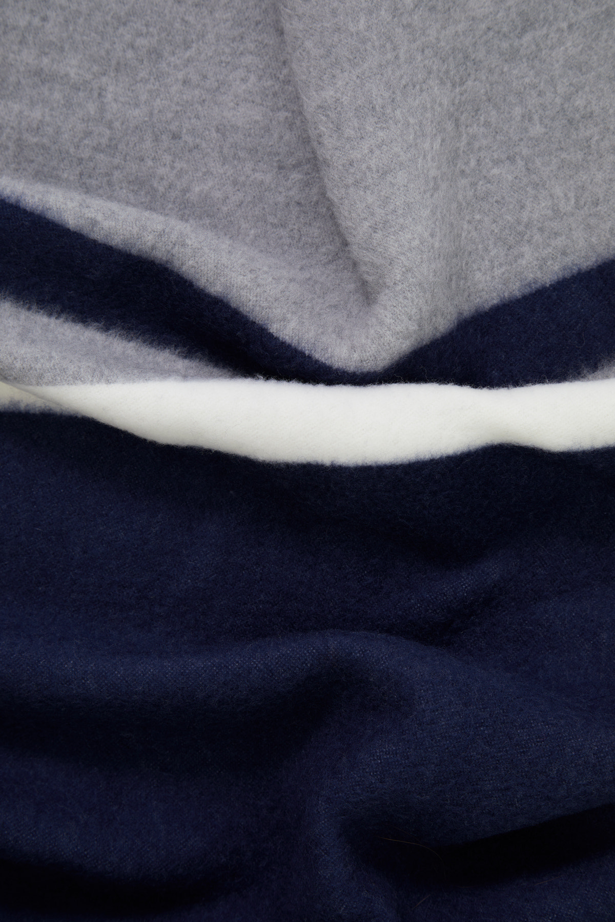 Püskül Detaylı Çizgi Desenli Şal