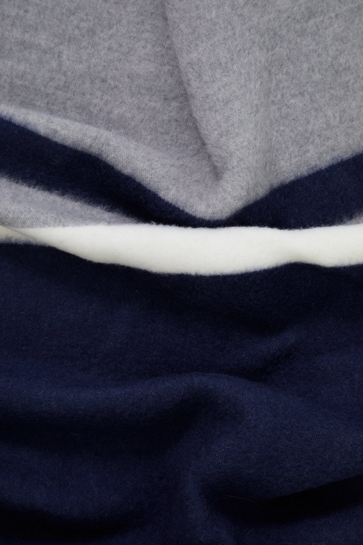 Püskül Detaylı Çizgi Desenli Şal