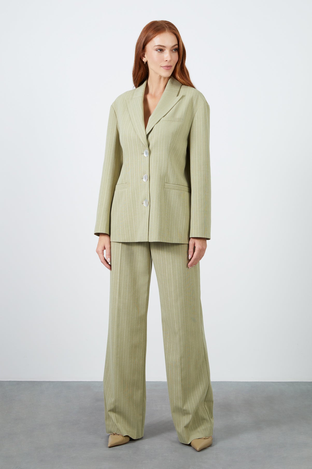 Sırtı Pencereli Ceket Ve Bol Pantolonlu Açık Haki Takım