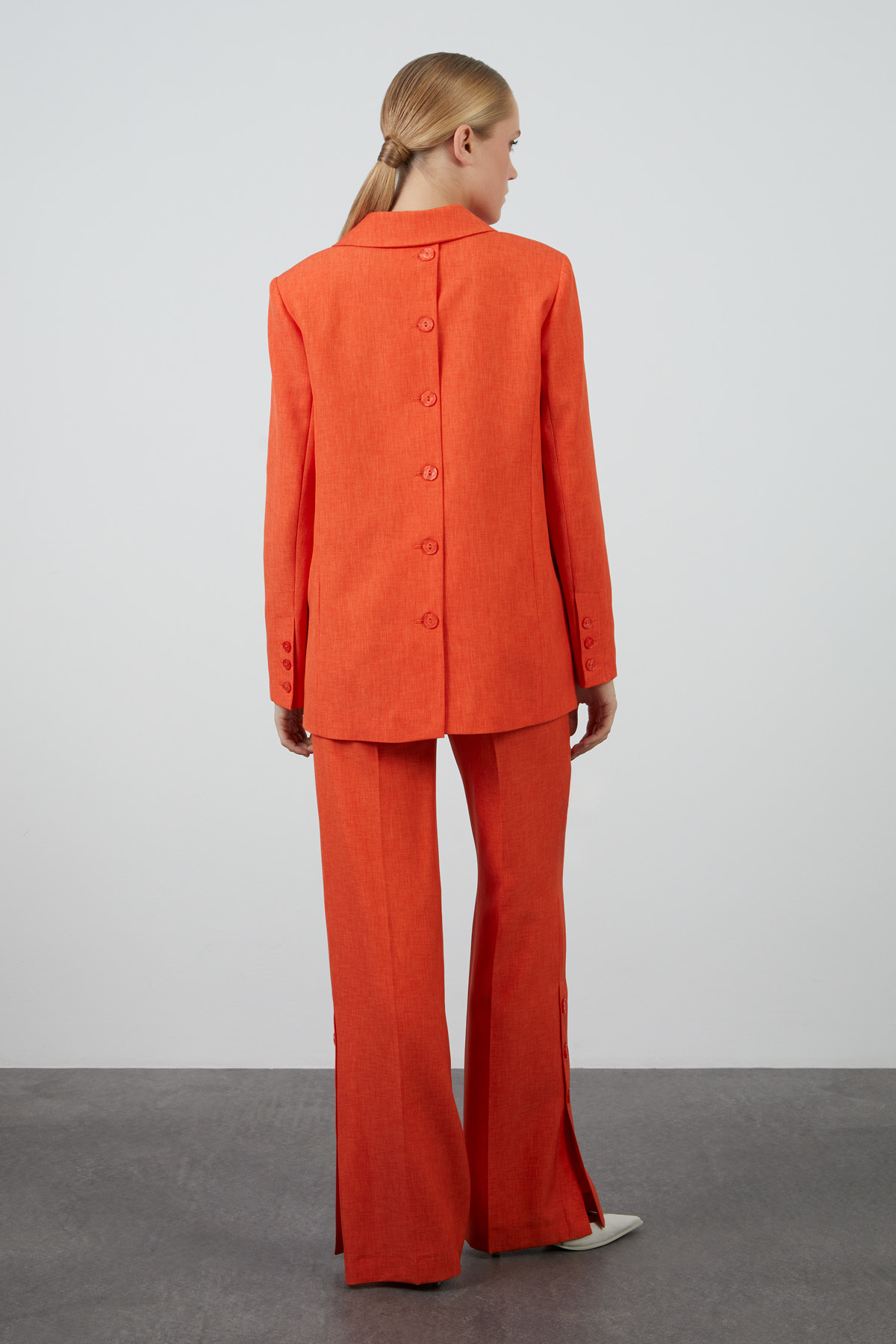 Sırt Düğme Detaylı Üç Cepli Rahat Kesim Turuncu Takım