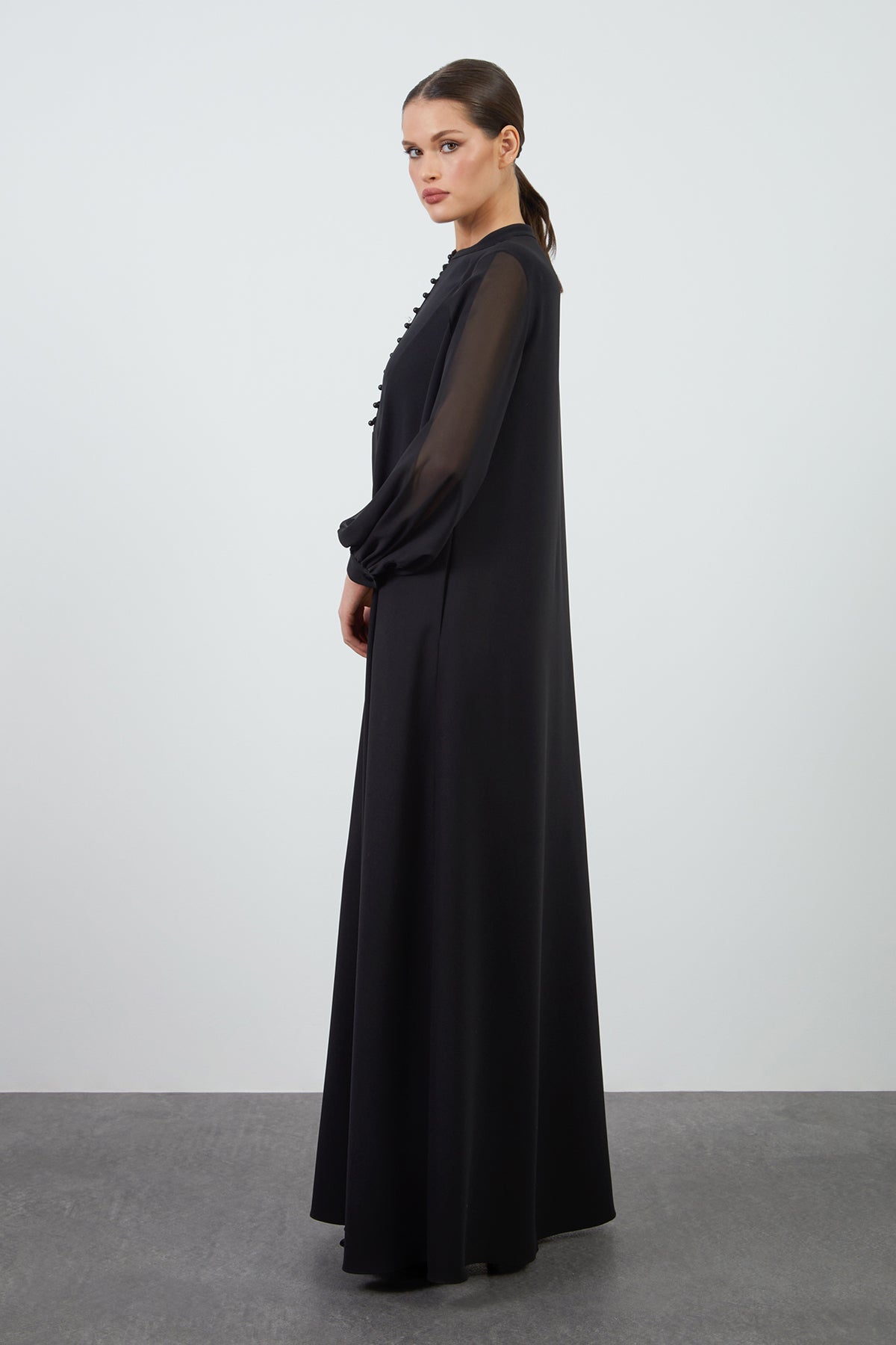 İnci Düğmeli Şifon Kollu Uzun Elbise