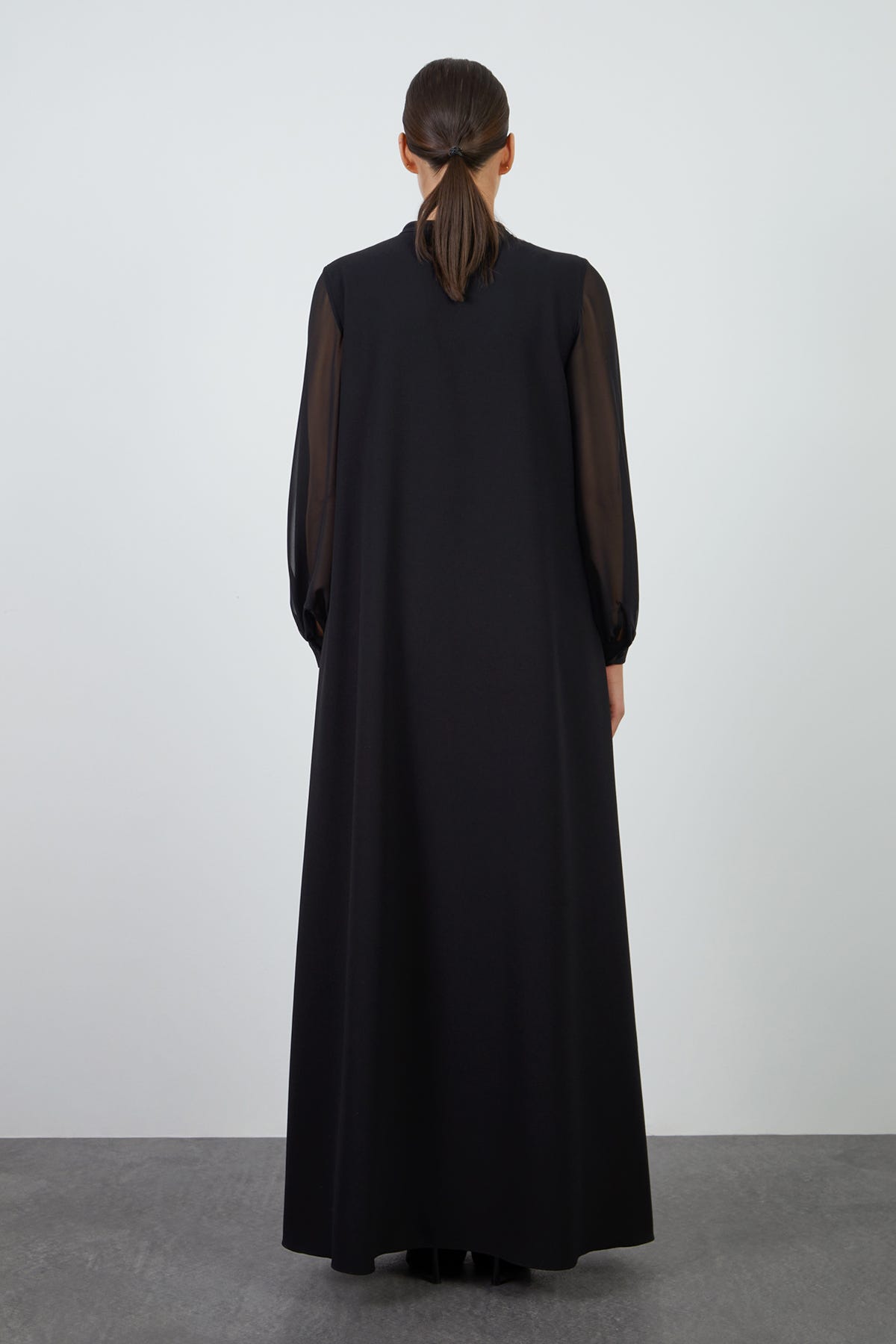 İnci Düğmeli Şifon Kollu Uzun Elbise