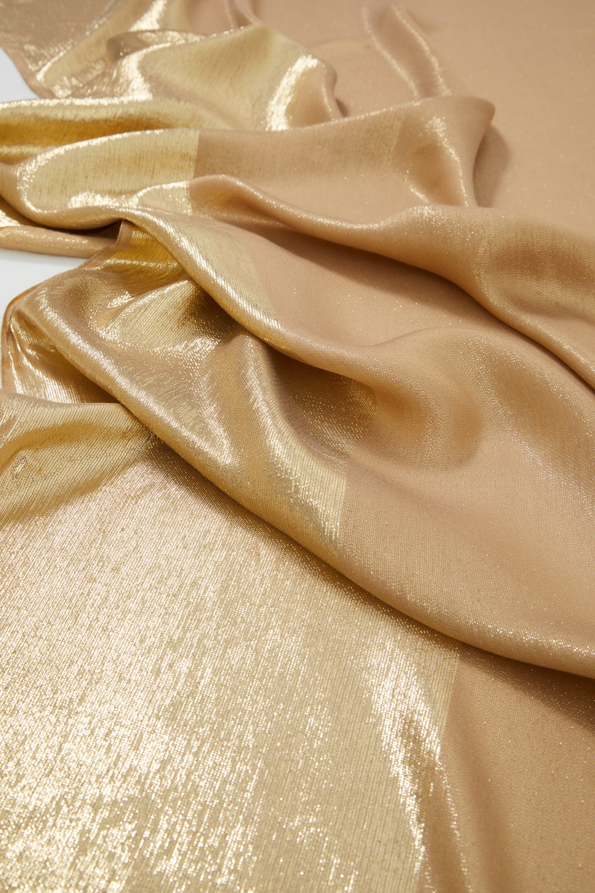 Parlak Yüzeyli Şal