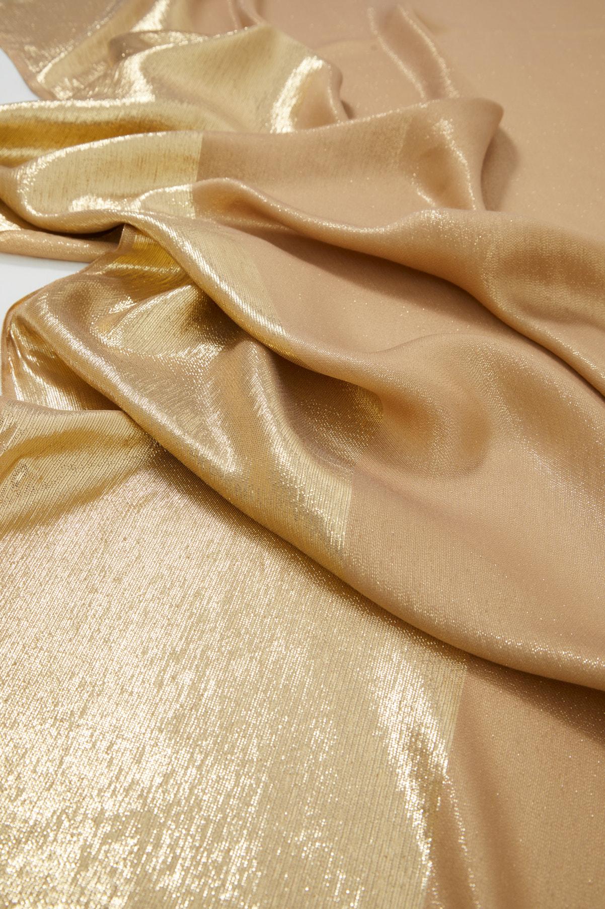 Parlak Yüzeyli Şal