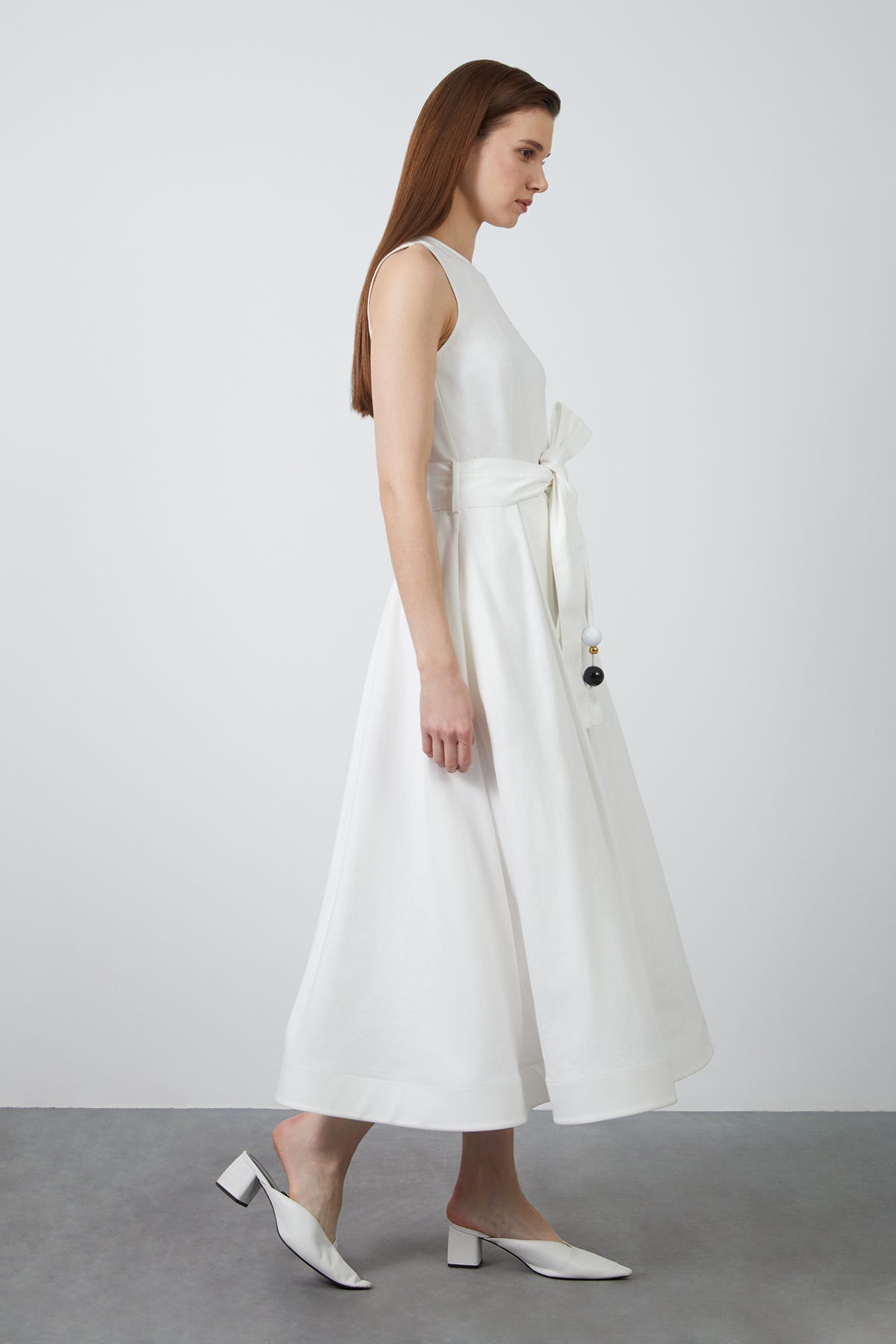 Kuşak Detaylı Maxi Sıfır Kol Elbise