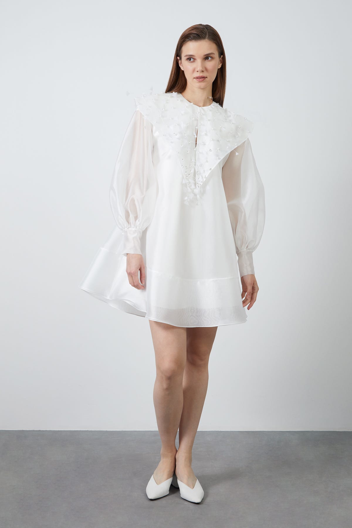 Kolları Tül Önü İşlemeli Ekru Kloş Mini Elbise