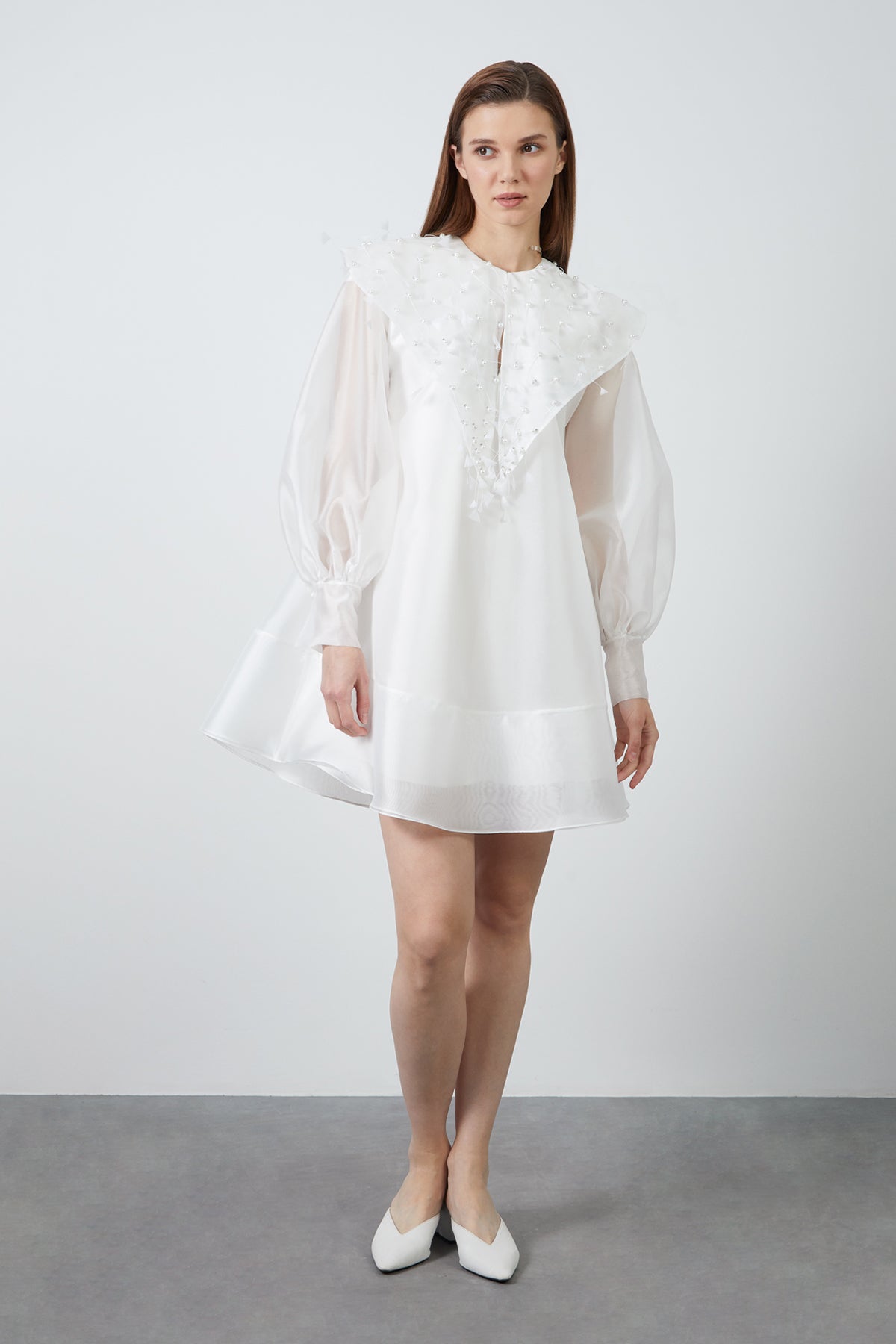 Kolları Tül Önü İşlemeli Ekru Kloş Mini Elbise