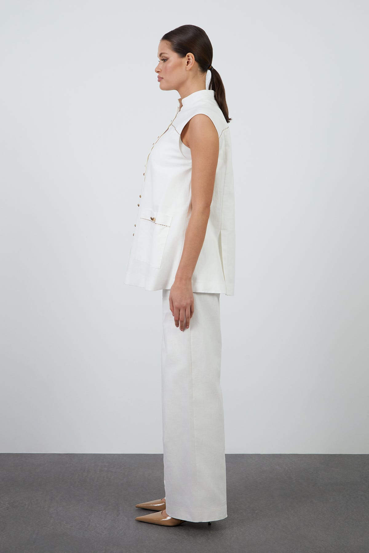 Nakış Detaylı Düğmeli Yelek