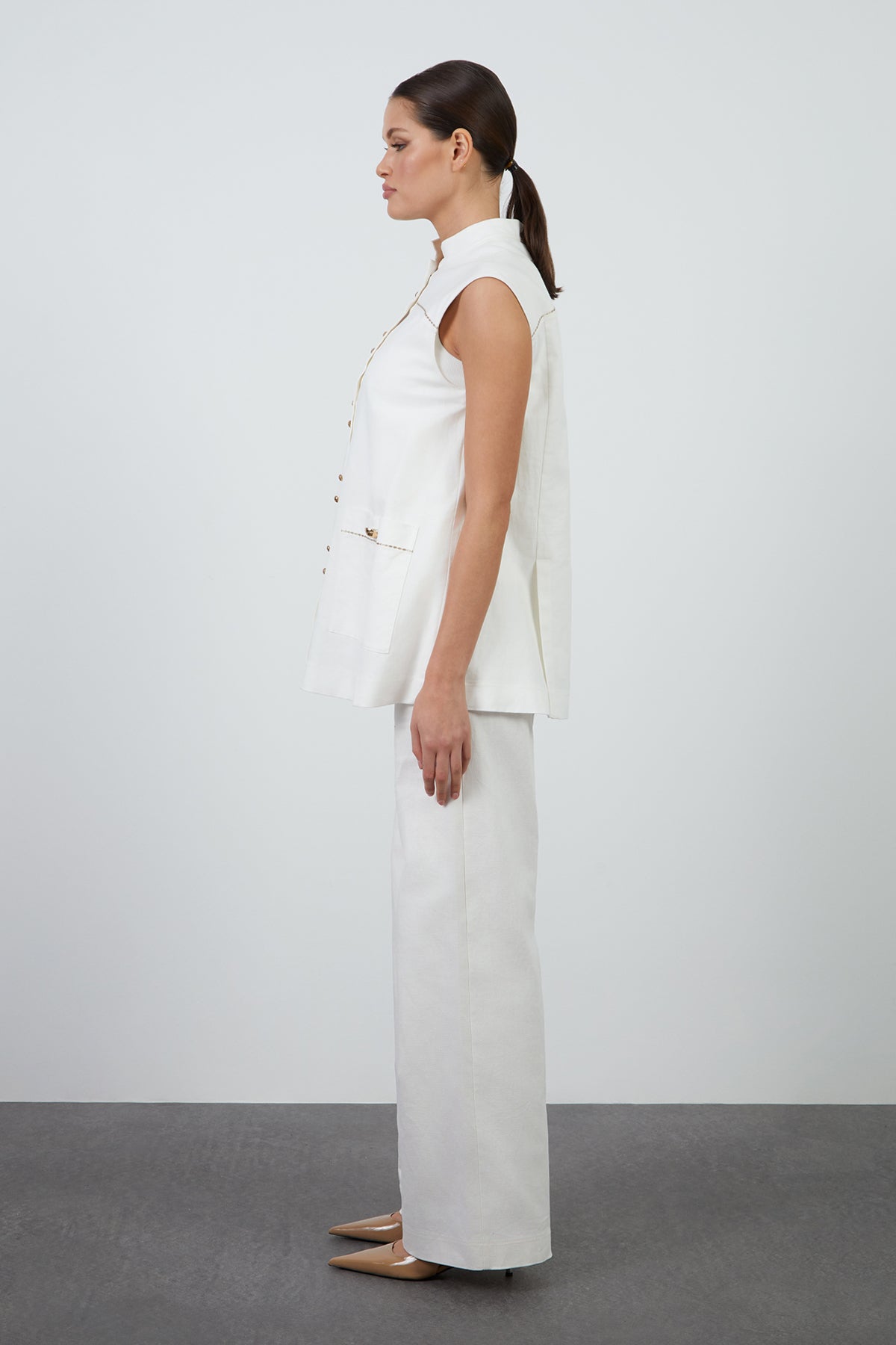 Nakış Detaylı Düğmeli Yelek