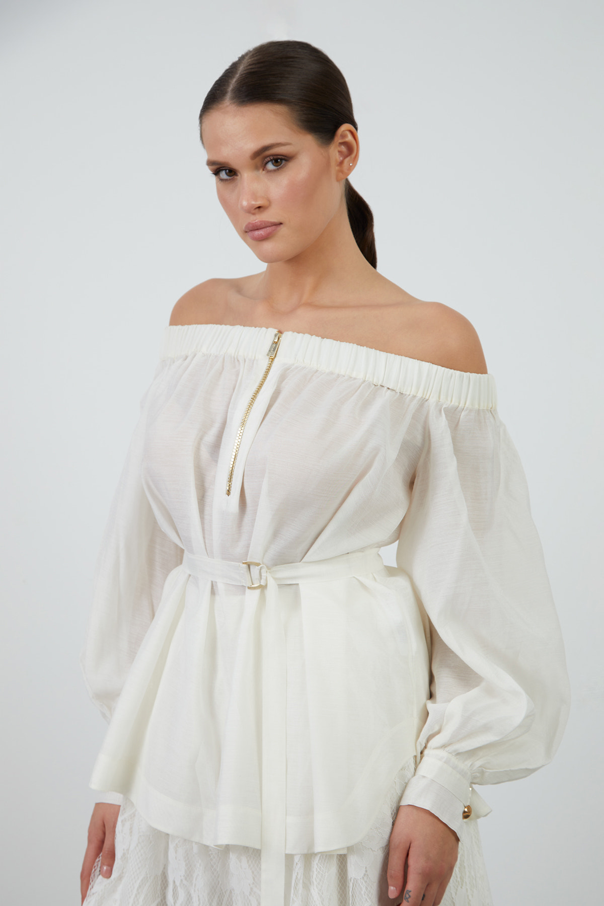 Madonna Yaka Uzun Kollu Bluz