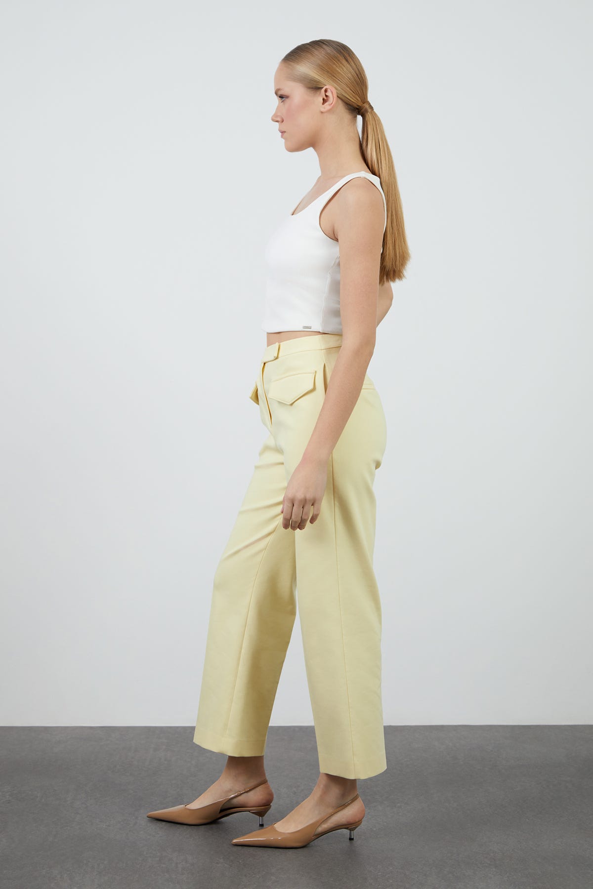 Cep Kapağı Detaylı Pantolon