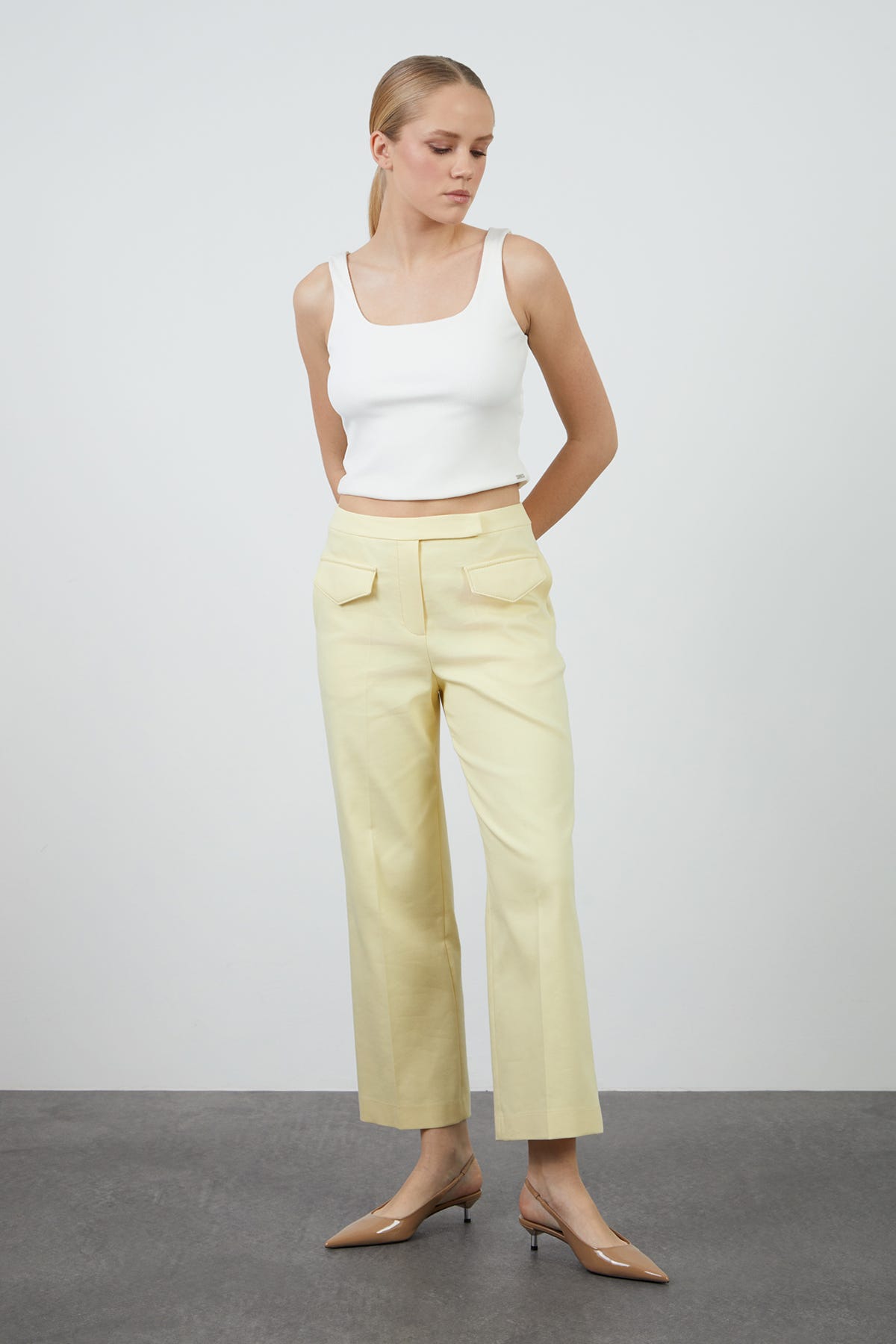 Cep Kapağı Detaylı Pantolon