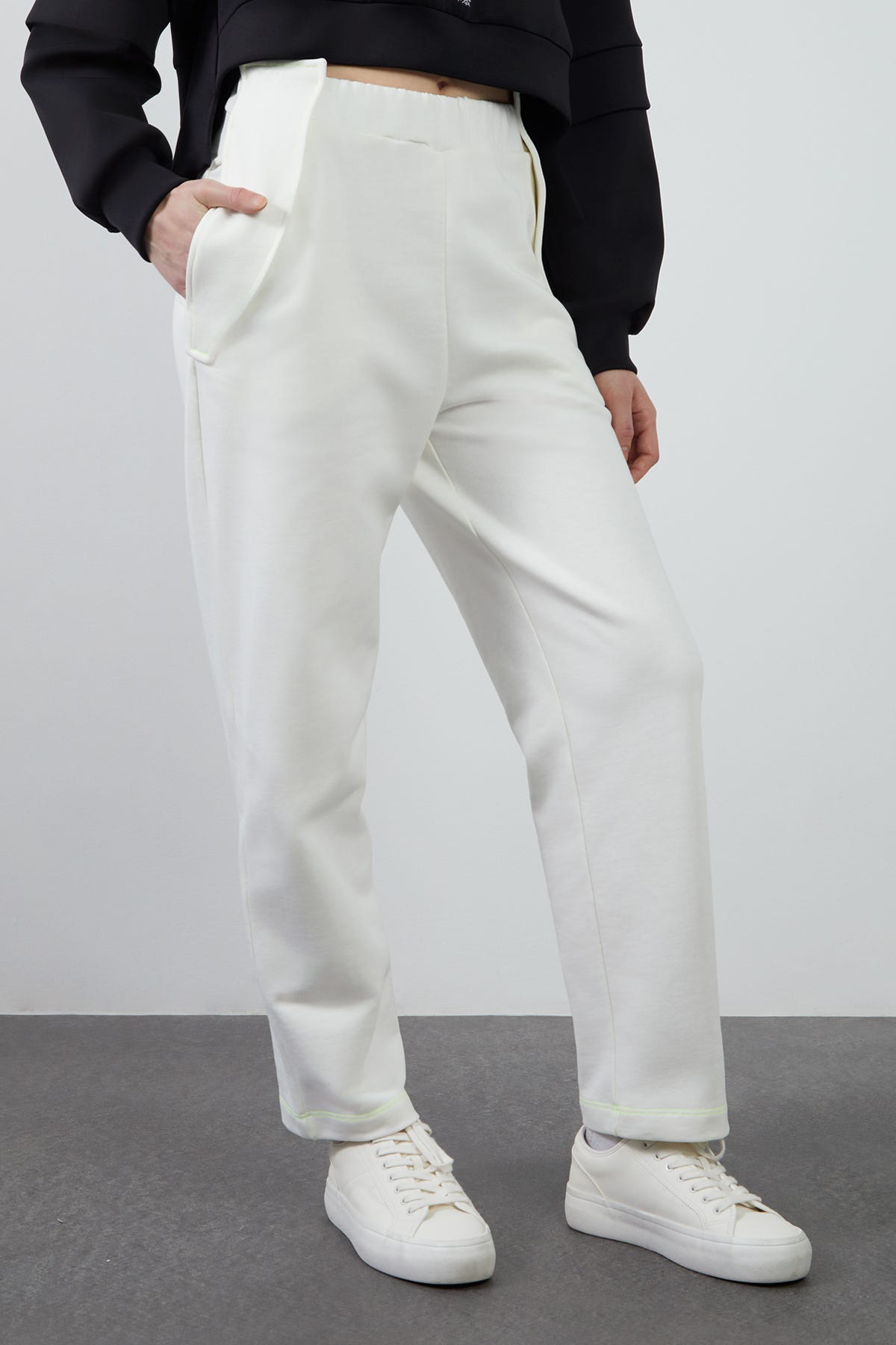 Kontrast Renk Dikişli Pantolon