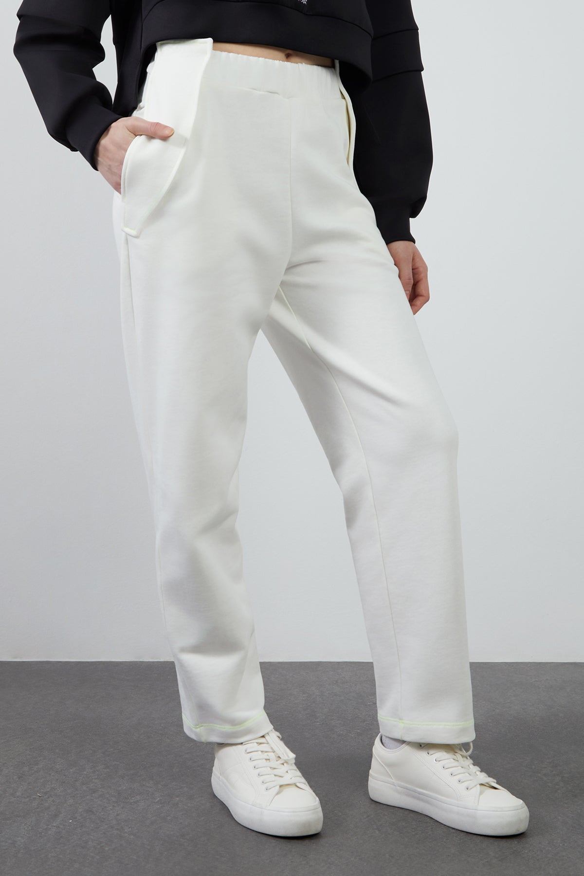 Kontrast Renk Dikişli Pantolon