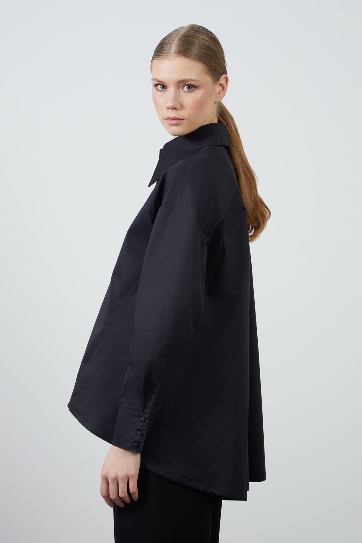 Kup Detaylı Poplin Gömlek