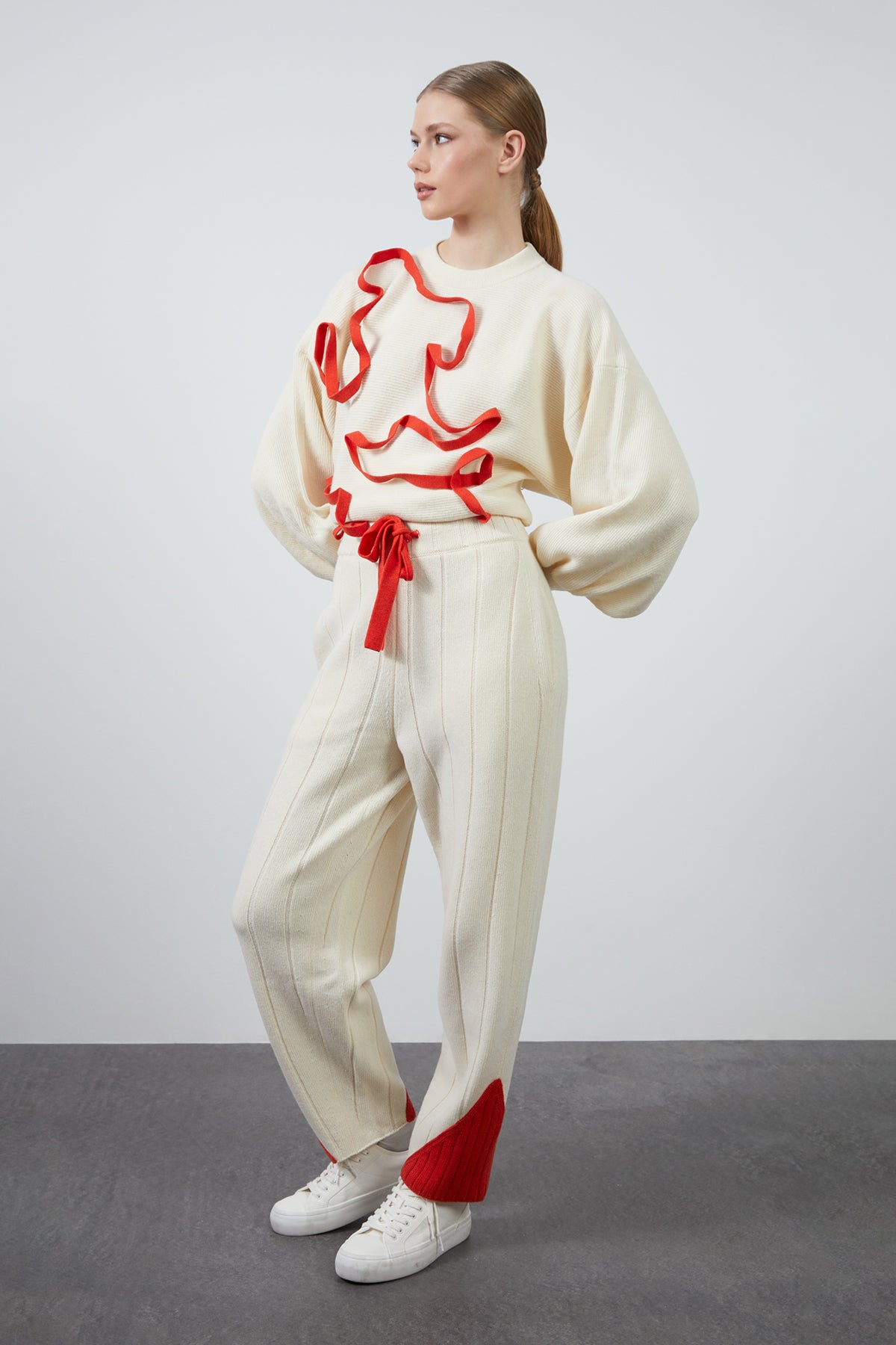 Renkli Dantel Ve Paça Detaylı Triko Pantolon