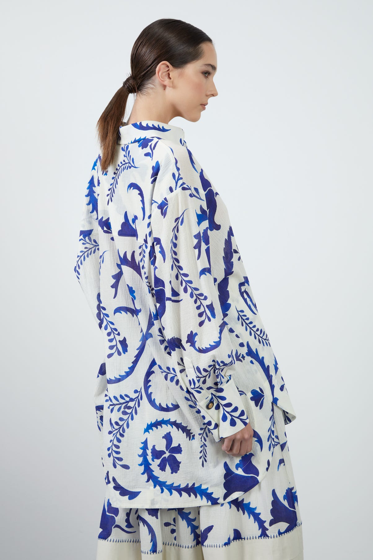 Düğme Detaylı Desenli Gömlek