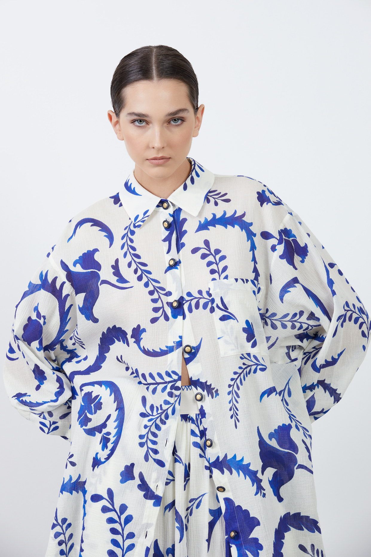 Düğme Detaylı Desenli Gömlek