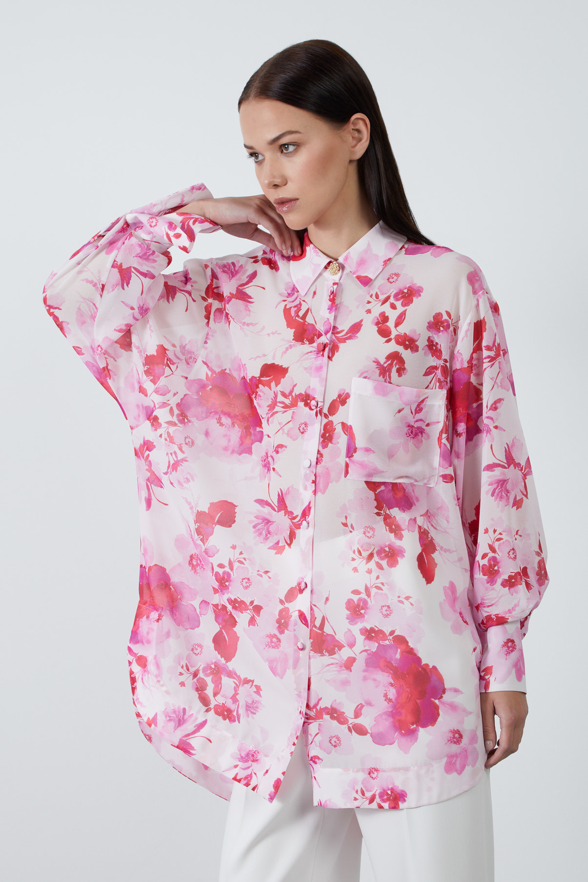 Düğme Detaylı Desenli Şifon Gömlek