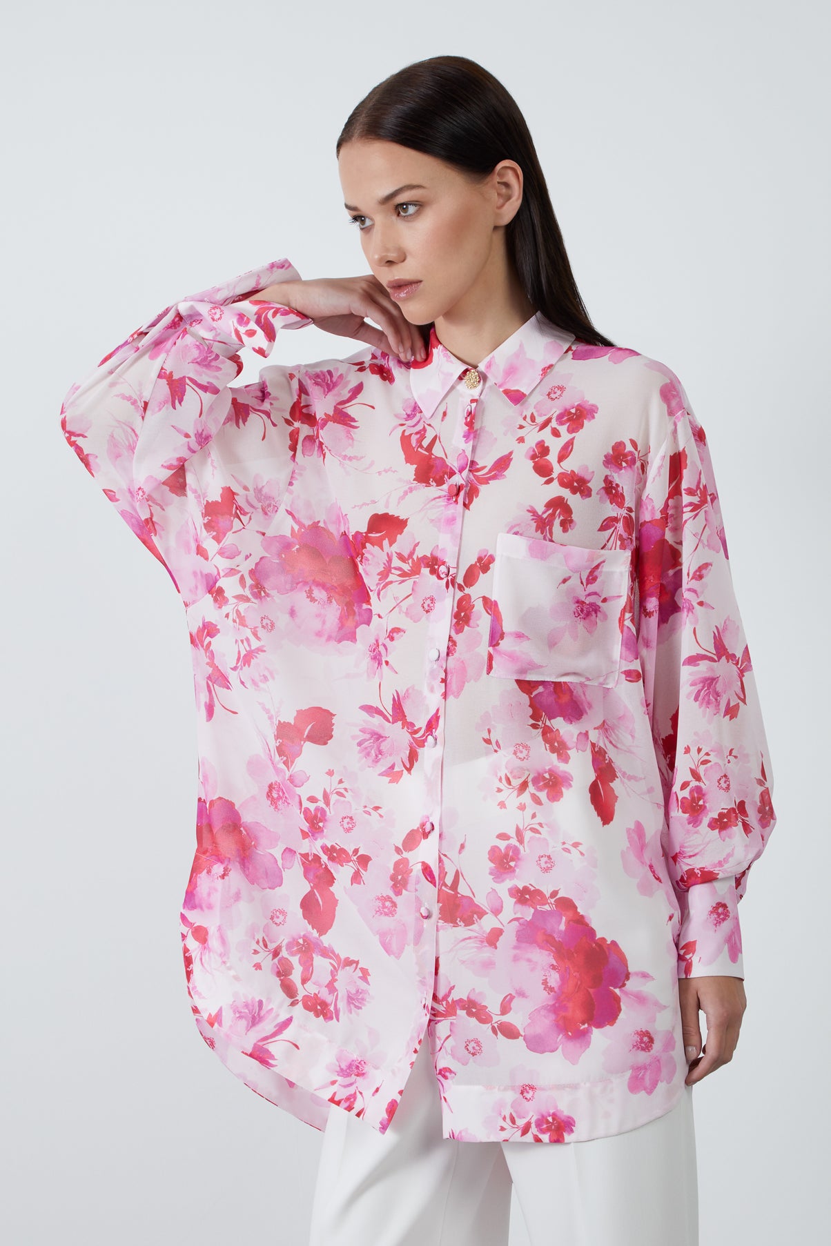 Düğme Detaylı Desenli Şifon Gömlek