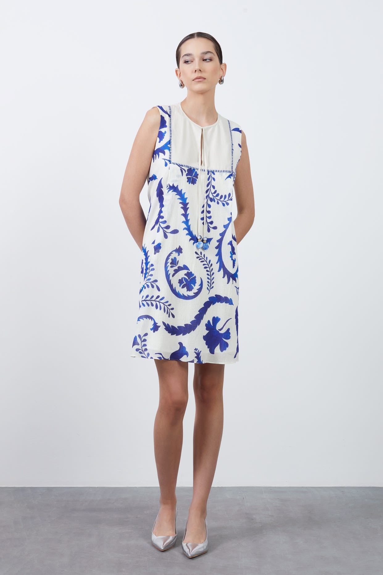 Bağucu İşleme Detaylı Çoban Dikişli Mini Boy Elbise