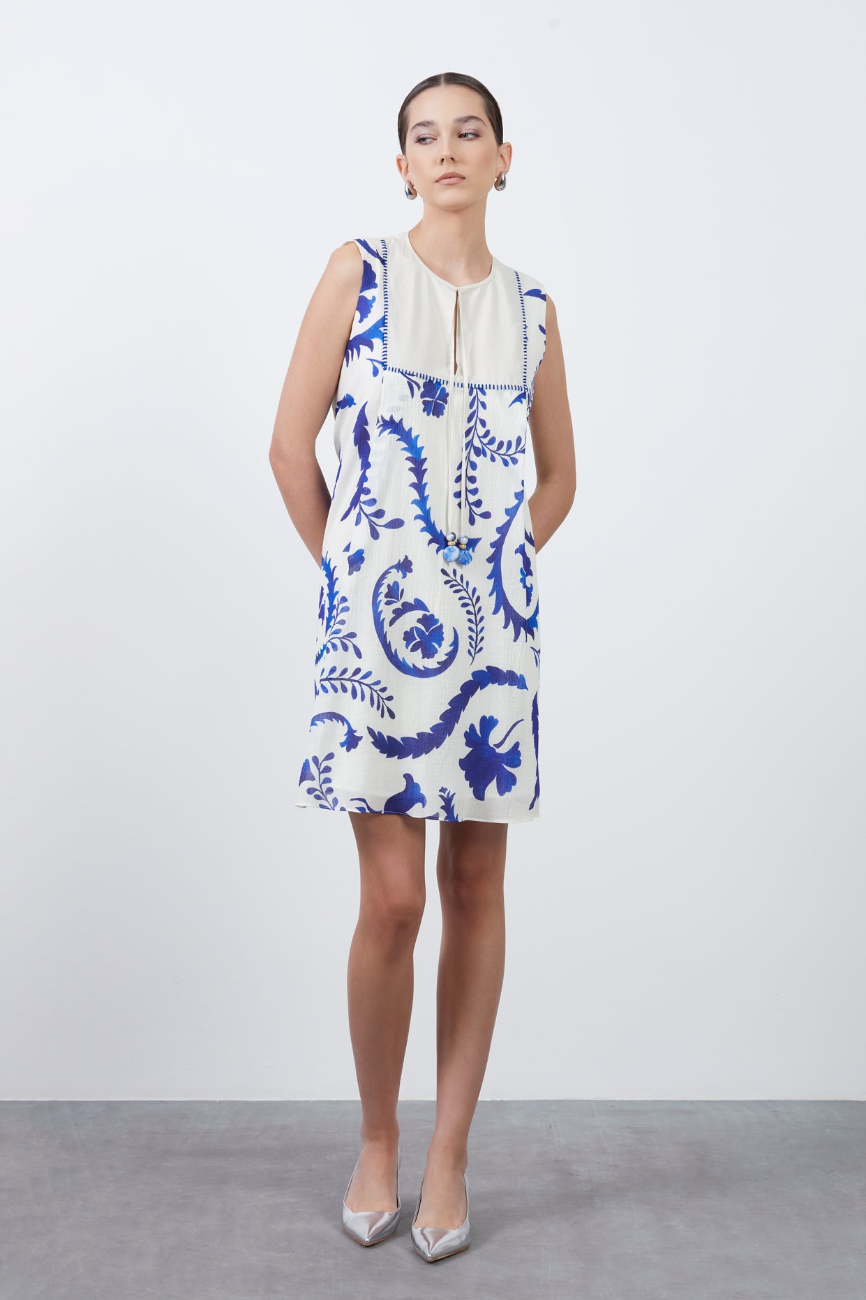 Bağucu İşleme Detaylı Çoban Dikişli Mini Boy Elbise