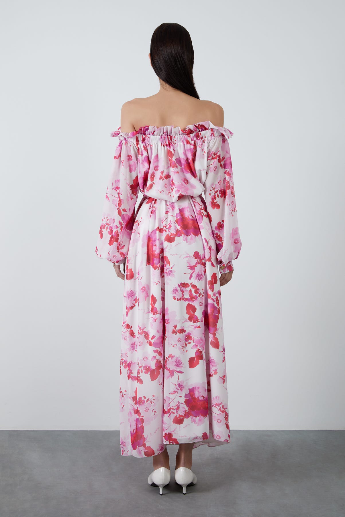 Madonna Yaka Uzun Desenli Elbise