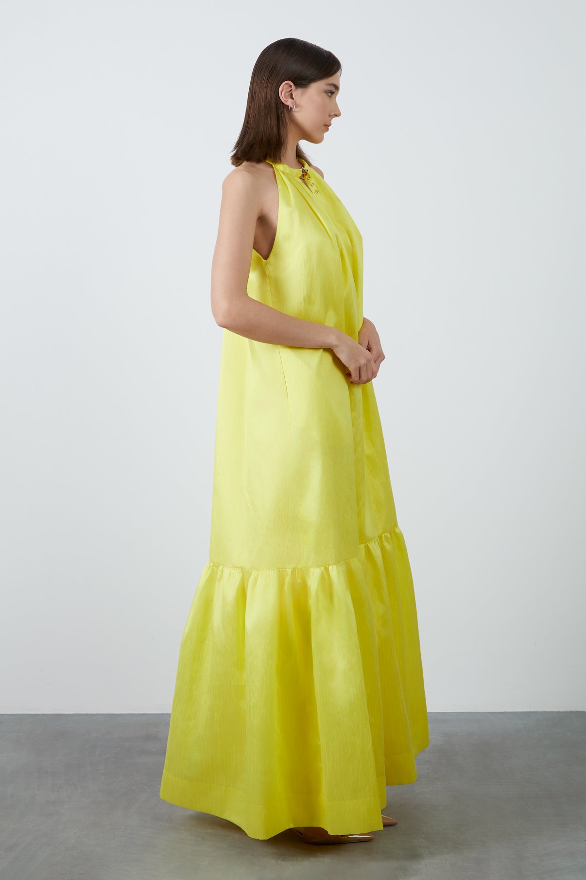 Sıfır Kol Halter Yaka Uzun Elbise