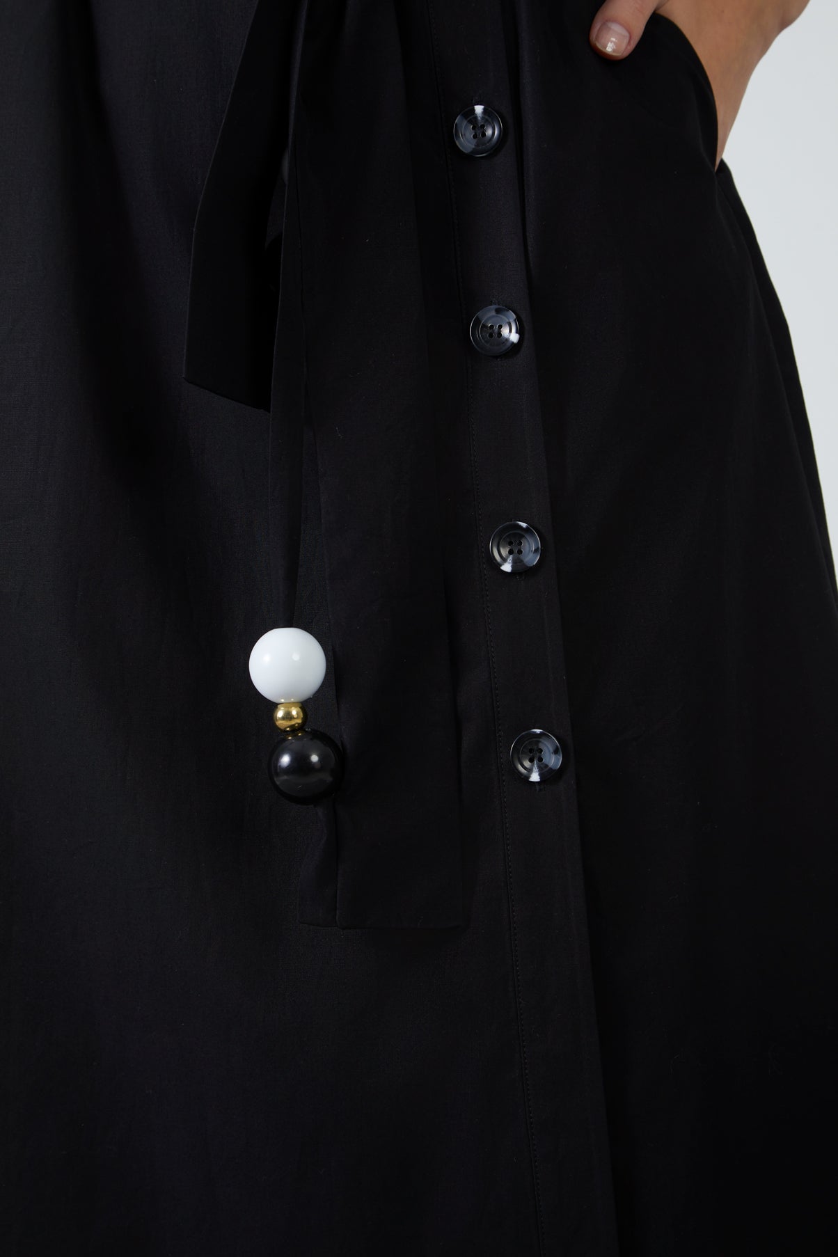 Boncuklu Kuşak Detaylı Kemik Düğmeli Midi Elbise