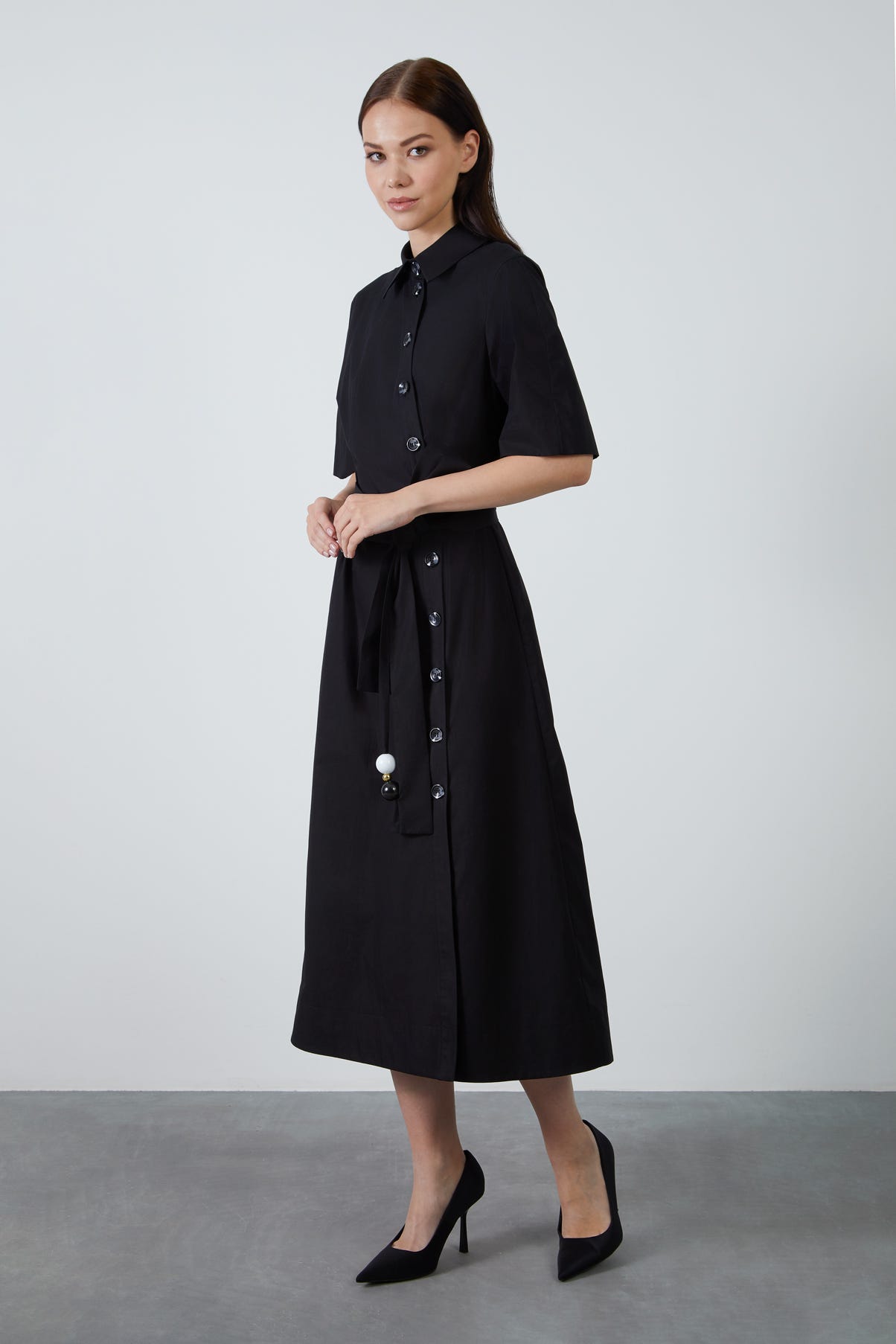 Boncuklu Kuşak Detaylı Kemik Düğmeli Midi Elbise